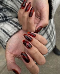 Black And Red Tortoise Shell Nails, Timeless Nails Classy, Kutek Disney, Maroon Nails, Makijaż Smokey Eye, Thanksgiving Nails, Autumn Nails