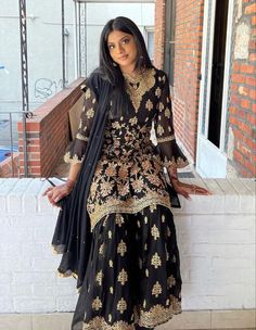 Desi Wedding Outfits Guest, Punjabi Reception Outfit Guest, Indian Eid Outfits, Modest Lengha, Eid Fits Aesthetic, Traditional Black Sharara For Eid, Aesthetic Garara Dress, Aesthetic Gharara Outfits, Floral Punjabi Suit