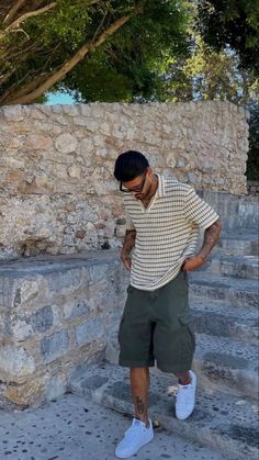 Mens Vacation Outfits, Summer Fits Men, Railing Designs, Holiday Outfits Summer, Stair Railing Design, Boy Fits