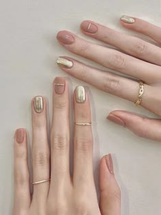 Metallic 3D nails art desing Pastel Autumn Nails, 3d Nails Art, Easy Fall Nail Designs, Pastel Autumn, Bridal Nails Designs, Brown Nails Design, Minimal Nails Art, Simple Gel Nails, Minimal Nails