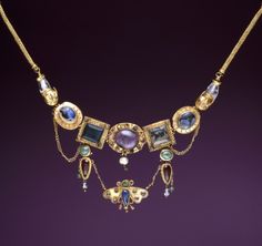 Greek jewelry: worn by women consisting of necklaces, earrings, and rings. Pompeii Jewelry, Imperiul Roman, Ancient Greek Jewelry, Ancient Jewels, Roman Jewelry, Ancient Jewellery, Historical Jewellery, Greek Jewelry, Ancient Jewelry