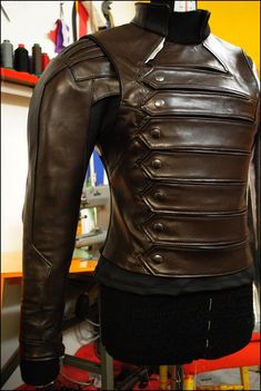 Winter Soldier Cosplay, Costume Armour, Warrior Outfit, Masculine Fashion, Battle Suit, Cosplay Armor, Leather Armor, People Clothes, Leather Jacket Style