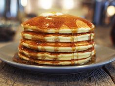 a stack of pancakes sitting on top of a plate