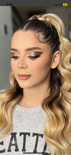 Make Up Dorado, Makeup Dorado, Makeup Social, Drugstore Makeup, Colorful Makeup, Aesthetic Makeup, Quince, Maquillaje De Ojos, Halloween Makeup