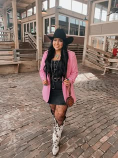 Plus Size Nfr Outfits, Nfr Outfits Plus Size, Cold Rodeo Outfits For Women, Nfr Outfits For Vegas 2024, Nfr Outfits For Vegas Cowgirl Fashion 2023, Ft Worth Stockyards Outfit, Amazon Western Outfits, Cojo Concert Outfit, Western Christmas Party Outfit