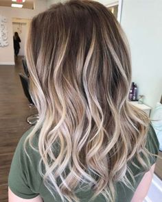 Balayage High Lights To Copy Today - Simplicity is Gorge - Simple, Cute, And Easy Ideas For Blonde Highlights, Dark Brown Hair, Curles, Waves, Brunettes, Natural Looks And Ombre Cuts. These Haircuts Can Be Done DIY Or At Salons. Don’t Miss These Hairstyles! - http://thegoddess.com/balayage-high-lights-to-copy Platinum Blonde Balayage, Subtle Blonde Highlights, Blond Balayage, Brown Hair With Blonde Highlights, Fishtail Braid, Platinum Hair, Brown Blonde Hair, Ombre Hair Color