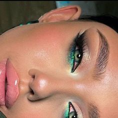 Garden Makeup Look, Make Up Vert, Wicked Makeup Looks, Gold Purple Makeup, Bold Eyeshadow Looks, Maquillage On Fleek, Eye Makeup Styles, Purple Makeup, Eye Makeup Steps