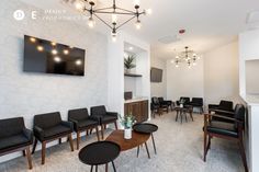 dental office waiting room Medical Spa Waiting Room, Masculine Reception Area, Business Entryway, Large Waiting Room Design, Waiting Room Furniture Ideas, Waiting Room Seating Ideas, Waiting Room Layout, Waiting Room Seating, Medical Waiting Room