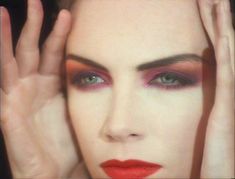 Annie Lennox 80s, Androgynous Makeup, Music Video Makeup, 80’s Makeup, 1980s Makeup, Richard Laeton, 80s Makeup, Punk Makeup, 90s Makeup