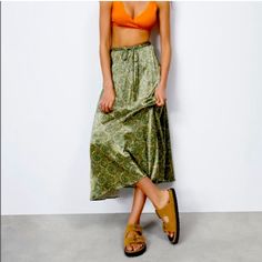 Nwt Zara Green Printed High Waisted Skirt With Elastic Drawstring Waistband. Casual Tie Waist Skirt For Vacation, Zara Tiered Skirt For Vacation, Spring Green Skirt With Tie Waist, Zara Summer Flowy Maxi Skirt, Casual Summer Maxi Skirt With Tie Waist, Zara Flowy Summer Maxi Skirt, Zara Flowy Maxi Skirt For Summer, Casual Summer Wrap Skirt With Tie Waist, Casual Tie Waist Maxi Skirt For Summer