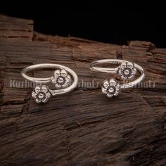 Silver Jodavi Designs, Bichiya Design Silver, Metti Designs Silver Indian, Mettelu Designs Silver Indian, Toe Rings Silver Indian Bride, Metti Designs Silver, Mettelu Designs Silver, Bichhiya Design, Toe Ring Designs Silver