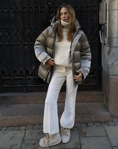 Aritzia Long Puffer Jacket Outfit, Puffer Coat Aritzia, Aritzia Super Puff Long Outfit, Superpuff Aritzia Long, Super Puff Mid, Zara Cream Puffer Coat, Aritzia Super Puff Mid