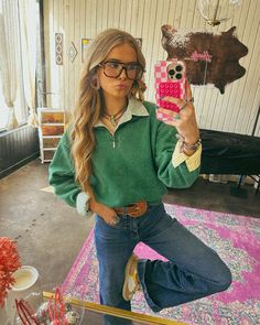 last ootd at the salon before I’m a wifey 🕺🏼🕺🏼🕺🏼🕺🏼 Styling Western Outfits, Yallternative Winter Outfits, Winter Stock Show Outfit, Farmer Fashion Woman, Vintage Country Fashion, Daily Country Outfits, Cute Livestock Show Outfits, Christmas School Fits