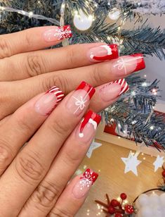 Xmas Nail Art, Red Christmas Nails, Cute Christmas Nails, Easy Nails, Christmas Gel Nails, French Tip Acrylic Nails, Christmas Nails Acrylic, Stick On Nails, Square Acrylic Nails