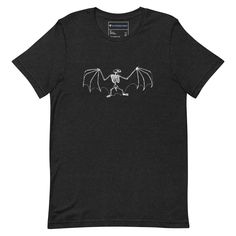 Color: Black Heather, Size: 3XL Skeleton Sketch, Spooky Fashion, Animal Skeleton, Bat Skeleton, Animal Skeletons, Skeleton T Shirt, Spooky Halloween Party, Halloween Style, Skeleton Shirt