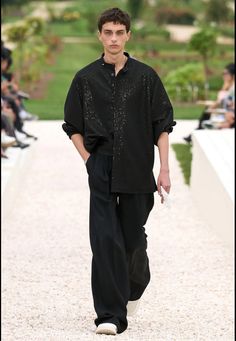 2024 Menswear, Menswear Runway, Minimal Look, Menswear Fashion Show, Mens Designer Fashion, Menswear Fashion, Menswear Collection, Runway Models, Spring 2024