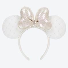 TDR - Minnie Mouse White Sequin Bow & Synthetic Leather Pearl Ear Head — USShoppingSOS Micky Ears, Disney World Merchandise, Disney Ears Headband, Disney Headbands, Disney Shanghai, Tokyo Disney, Disney Fashion, Disney Addict, Sequin Bow