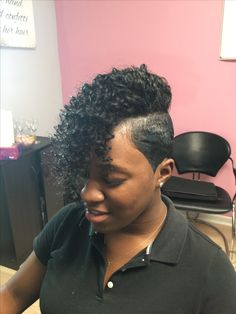 Shaved Designs, Shaved Side, Crochet Hairstyles, Half Shaved Hair, Shaved Side Hairstyles, Shaved Hair Designs, Half Shaved, Quick Weave Hairstyles, Braided Cornrow Hairstyles