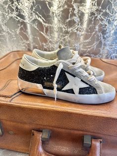 Unhealthy Obsession, Goose Sneakers, Stockholm Style, Golden Goose Sneakers, Scandi Style, Sneakers Outfit, Golden Goose