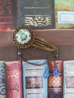 A fantastic vintage inspired Steampunk hot air balloon hair clip, perfect to have an alternative fashion everyday!  Measures 1.6 inches long. Steampunk Hot Air Balloon, Balloon Hair, Fashion Everyday, Blue Air, Style Steampunk, Hot Air Balloon, Air Balloon, Barrettes, Alternative Fashion