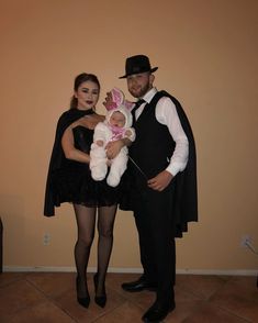 Diy Family Costumes, Disney Family Costumes, Family Halloween Costume Ideas, Family Themed Halloween Costumes, Family Halloween Costume, Themed Halloween Costumes, Halloween Coustumes