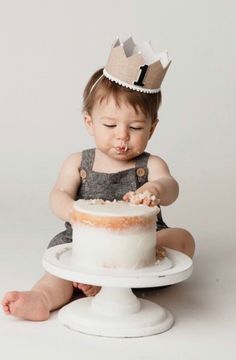 first birthday collection White Cake Smash Photoshoot, Boy Cake Smash Photos, One Photo Shoot First Birthdays, Boys 1st Birthday Photo Shoot Ideas, First Birthday Photoshoot Boy, Neutral 1st Birthday Party, One Birthday Photoshoot, 1st Birthday Smash Cake Photoshoot, Simple First Birthday Photoshoot