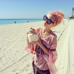 Morning Beach Walk, Pink Purple Hair, Morning Beach, Big Sunglasses, Black Capris, Fashion Goals, Beach Walk