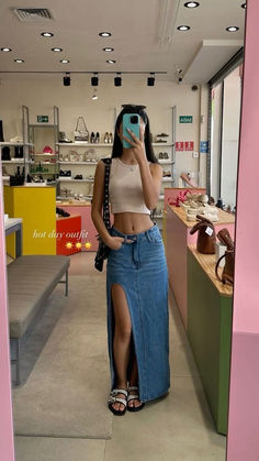 Quer desconto de até 34 reais na SHEIN? Clique no link da bio. Movie Date Outfit Summer, Country Fall Outfits, Looks Party, R 6, Causual Outfits, Autumn Vibes, Midi Skirts, Cute Simple Outfits, Looks Style