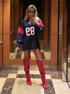 Football Sunday Outfit, Super Bowl Outfit, Football Jersey Outfit, Football Game Outfit, Nfl Outfits, Jersey Outfit, Event Outfit