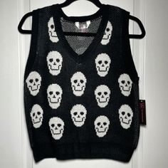 No Boundaries Vneck Women's Sweater Vest Skull Black White Large Size Large (11-13) Armpit To Armpit: 19.5" Length: 21.5" Casual V-neck Halloween Tops, Punk Style Black V-neck Top, Punk Black V-neck Top, Black V-neck Punk Top, Paris Hilton Juicy Couture, Skull Sweater, Sweater Vest Women, Sleeveless Pullover, Grunge Style