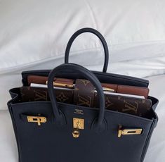 Charlotte Emily Sanders, Emily Sanders, Charlotte Emily, Expensive Bag, Luxury Bags Collection, Luxury Lifestyle Dreams, Hermes Paris, Pretty Bags, Luxury Life