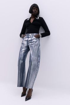 Fall '24: Allow Our Latest Collection Of Autumn Pieces To Inspire You For The Season Ahead. Bring In The Summer With A Pair Of Our Horseshoe Style Wide Leg Trousers, Made In Denim Fabric, With A Dramatic, Wide Fit. The Metallic Colourway Makes For A Statement Piece That Can Be Styled With Almost Anything, So Wear Them With A Cropped T-Shirt And Trainers On A Casual Day, Then A Button Up Shirt And Loafers For A More Elevated Approach. Denim Foiled Wide Leg Jeans High Quality Denim Fabric Unique Horseshoe Silhouette Comfortable High Waistline Sparkling Metallic Coating Flattering Wide Leg Fit Horseshoe Silhouette, Style Wide Leg Trousers, Petite Work Outfits, Petite Wedding Guest Dresses, Wide Leg Jeans Outfit, Plus Size Workwear, Unique Jeans, Metallic Jeans, Cropped Wide Leg Jeans