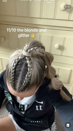 Powderpuff Hair Styles, Cheer Hairstyles With Braids, Cute Hairstyles For Gymnastics Practice, Girls Cheer Hairstyles, Rowing Hairstyles, Sideline Cheer Hairstyles, Cheer Practice Hairstyles, Football Hairstyles Women, Field Day Hairstyles