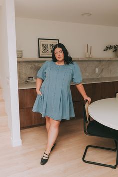 PLUS SIZE - Choose You Dress Trendy Plus Size Fashion, A Line Cut, Denim Details, Light Wash Denim, Denim Fabric, Puff Sleeves, Body Types, Spring Outfits, Plus Size Fashion