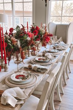 Celebrate this Thanksgiving with these beautiful Solino Home Linens. This is the perfect tablescape for fall and for celebrating your holidays at home! Thanksgiving Table Decoration, Modern Tablescape, Table Decoration Ideas, Table Place Settings, Holiday Table Settings, Rustic Centerpieces, Thanksgiving Table Settings