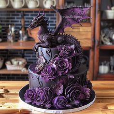 Purple Halloween Cake, Gothic Birthday Cakes, Gothic Wedding Cake, Extreme Cakes, Gothic Cake, Dragon Cakes, Aesthetic Cake, Dragon Cake, Fantasy Cake