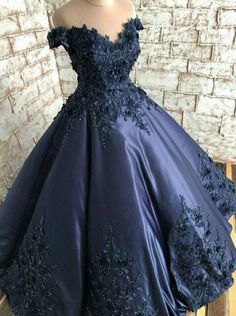 Rockabilly Dresses, Ball Gown Prom Dress, Blue Quince, Violet Wedding, Purple Wedding Dress, Quinceanera Ideas, Quinceanera Dresses Blue, Blue Ball Gowns, Formal Ball Gown