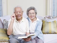 Memilih asuransi kesehatan untuk orang tua ini didasarkan pada beberapa hal. Pemahaman akan faktor tersebut menentukan ketepatan dalam pemilihannya. Old Lady Outfit, Pagets Disease, Home Modifications, Stages Of Love, Old Couple, Bone Diseases, Spine Health, Elder Care, Growing Old Together