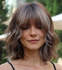 Hair Styles That Frame The Face, Shaggy Lob With Bangs, Above Shoulder Length Hair, Shaggy Lob, Shoulder Length Hair With Bangs, Shoulder Length Layered Hair, Layered Haircuts Shoulder Length, Lob With Bangs, Medium Layered Haircuts