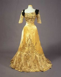 Галерея костюма во Флоренции (Galleria del Costume) и немного цветущих садов.: la_gatta_ciara — ЖЖ Historical Gowns, Edwardian Dress, Antique Clothing