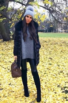 Travel Europe Outfits Winter 33+ Ideas For 2019 Europe Outfits Winter, Mantel Outfit, Nyc Winter Outfits, Chique Outfit, Outfit Essentials, Winter Outfits Warm, Europe Outfits, Travel Europe