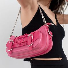 𝔇𝔢𝔱𝔞𝔦𝔩𝔰: Style: Egirl, Kawaii, Kawaii Goth Material: Pu leather Length: 26cm*5.5cm*13cm Chain Length: 33cm This bag features a pinky color & bow-tie decoration. It can match your kawaii wardrobe & help you carry small personal belongings Enjoy free shipping with the purchase of over 80$ Kawaii Wardrobe, Kawaii Goth, Personal Belongings, Underarm Bag, Special Price, Free Bag, Pink Bag, Stylish Accessories, Chain Lengths