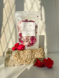 ℍ𝕒𝕧𝕖 𝕓𝕒𝕔𝕜 𝕒𝕔𝕙𝕖?  Did you know Epsom salt relaxes muscles and relieves pain in the shoulders, neck, back.   3 types of therapeutic salt are used in this Luxury Rose Bath Salt  Go to the link for more details Rose Bath Salt, Back Ache, Epsom Salt, Luxury Spa