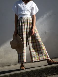 Kulot Outfit, Simple Fashion Minimalist, Bohemian Fall Outfits, Europe Outfits Summer, Coast Fashion, Wide Legged Pants, Shorts Diy, West Coast Fashion, Ageless Style