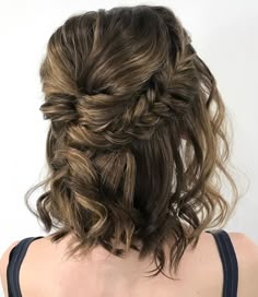 The devil is in the details, and prom hair is that central element that complements the dress and puts all your look together. It’s truly overwhelming when it comes to making choices, especially when you can’t afford to make a mistake. To take off the pressure and help you make the best decision, we have … Prom Hairstyles For Curly Short Hair, Short Curly Prom Hair, Fancy Hair Styles For Short Hair, Cute Prom Hairstyles For Short Hair, Prom Hair For Short Hair, Short Hair For Prom, Short Hair Prom Styles, Short Prom Hair, Short Prom Hairstyles