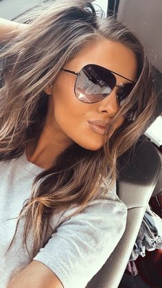 Summer Hair Highlights For Brunettes, Brunettes Highlights, Highlights For Brunettes, Summer Hair Highlights, Hair Color Ideas For Brunettes, Hair Color And Cut, Short Hairstyle, Balayage Highlights, Trendy Fall