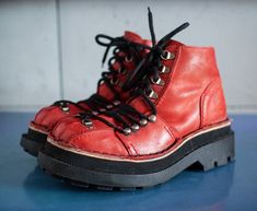 Shoes 90s, Knee High Heels, Chunky Shoes, Club Kids, New Rock, Fly London, Shoes High, Vintage Boots, Platform Boots