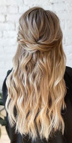 Half Up Wedding Hair, Wedding Hair Half, Short Homecoming Hair, Half Up Half Down Hairstyles, Prom Hair Down, Hoco Hairstyles, Homecoming Hair Down