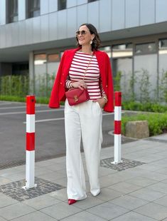 Red And White Top Outfits, White Tee Shirt Outfit, Red Jumper Outfit, Red Trousers Outfit, White Top And Blue Jeans, Red Shoes Outfit, Red Pants Outfit, White Tops Outfit, Tee Shirt Outfit