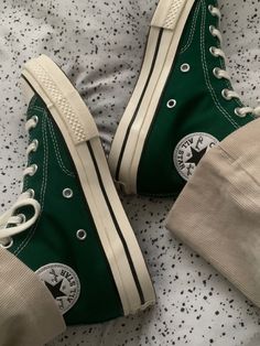 Green converse Converse Chuck 70 Dark Green, Aesthetic Green Converse, Dark Green Platform Converse, Converse Green Shoes, Dark Green Converse Aesthetic, Emerald Green Converse, Slytherin Converse, Green Converse Sneakers, Best Converse Colors